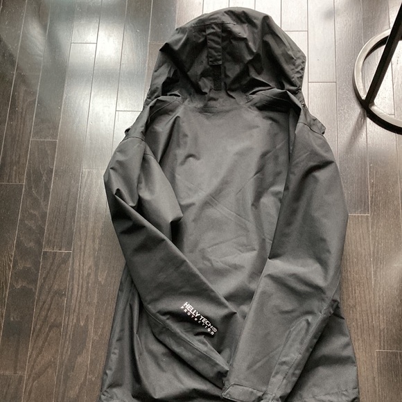 Helly Hansen black rain jacket with hoodie , size S - Picture 3 of 3